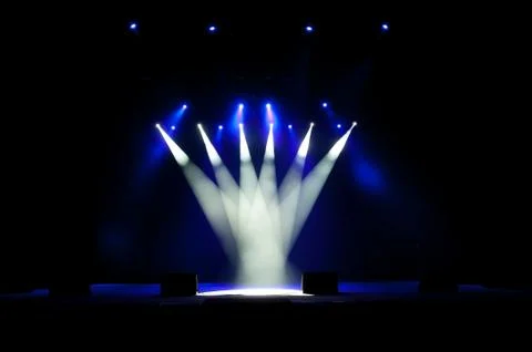 Free stage with lights, lighting devices. Background. Foto stock