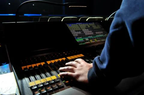 Free stage with lights. work of a light engineer, light designer Foto stock