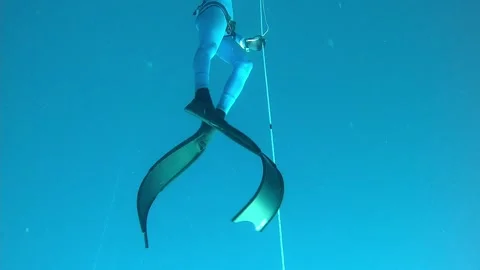 Freediver in slow motion Vídeo Stock 247507629
