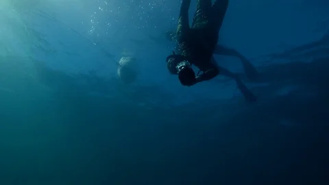 Freediving Cameraman In Open Ocean Video stock 93784330