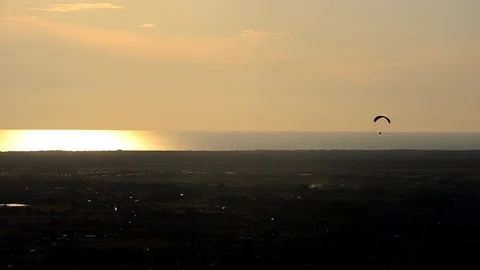 Freedom with paragliding Stock-Footage 81483583