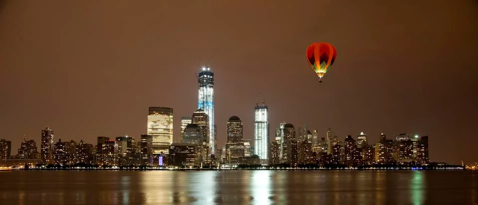 The Freedom Tower under construction at Lower Manhattan 스톡 사진