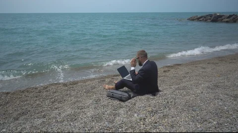 Freelance Stock Footage 109395890