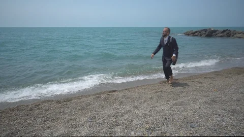 Freelance Stock Footage 109396936