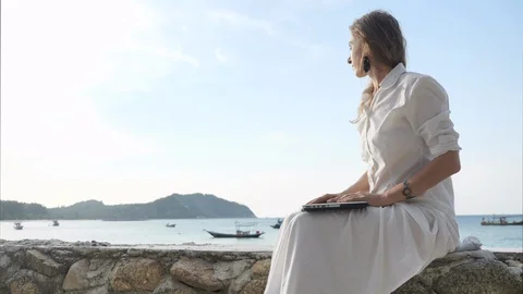 Freelance outdoor work concept Video stock 128808043