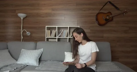 Freelancer looking for work. Surfing the internet from home. Stock Footage 131446435