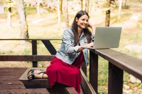 Freelancer at work in the fresh air. Foto stock