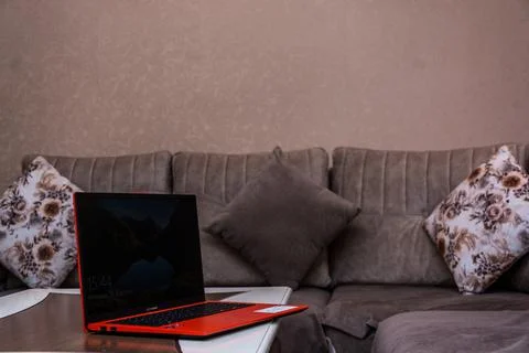 Freelancer working from home using laptop at home Foto stock