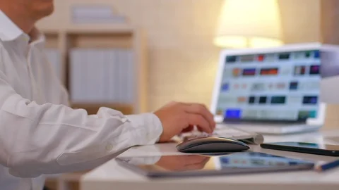 Freelancer  Working In Studio. Close up 库存影片 129523933