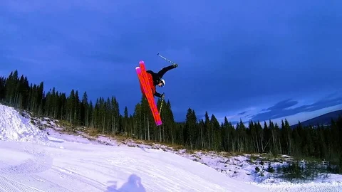 Freeski Bigjump Rodeo 540 Video stock 100169246