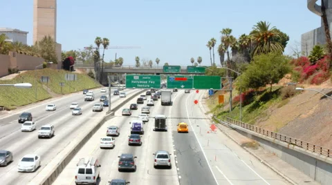 Freeway Traffic in L.A. Vídeo Stock 42717418