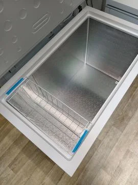 Freezer with horizontal design, ideal for easy access to frozen foods, now .. Fotos Stock