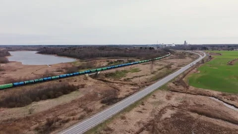Freight Train Entering Broceni Along A9 Highway In Western Latvia View 스톡 동영상 336642459
