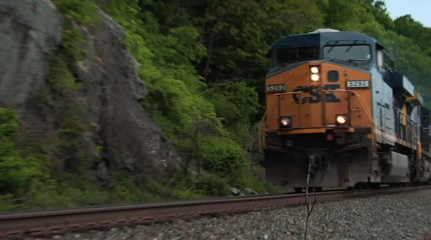 Freight train passing closeup Vidéo 994963