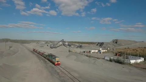 A freight train rushes through the desert Video stock 202063171