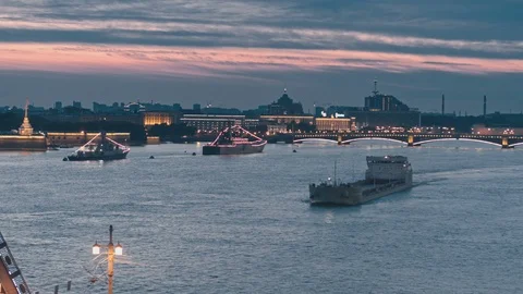 Freighter passes under the bridge Video stock 92157815