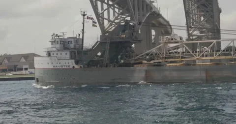 Freighter under 2 bridges Stock Footage 40475861
