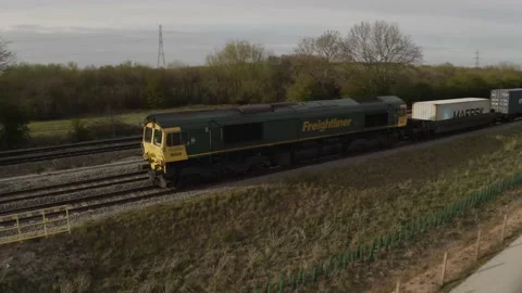 Freightliner Ltd Intermodal shipping container freight train 스톡 동영상 153435486