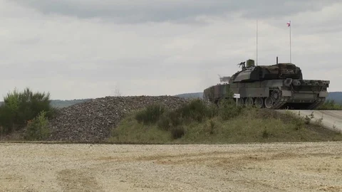 French AMX Char Leclerc main battle Tank firing its canon 스톡 동영상 75838650