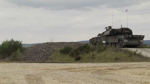 French AMX Char Leclerc main battle Tank firing its canon 스톡 동영상 75838700