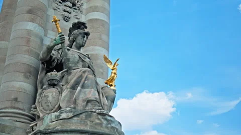 French architectural column statue on the bridge in Paris, France. Видео 245454952