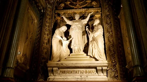 French Cathedral with Roman statues Close up Stock-Footage 101201159