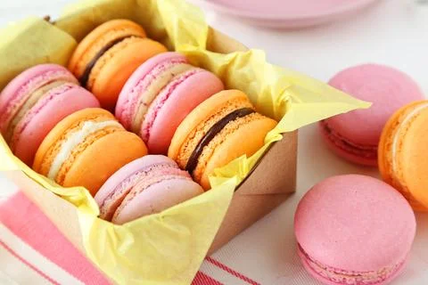 French colorful macarons in box Фото