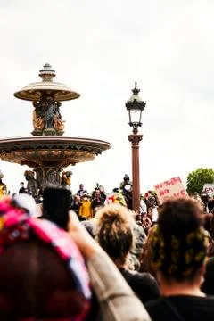French Crowds protesting at Concorde - Black Lives Matter Protest Stock Photos