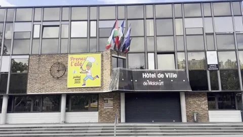 French mayors raise Palestinian flags despite government order, París, FR - 22 S Stock Footage 317553595