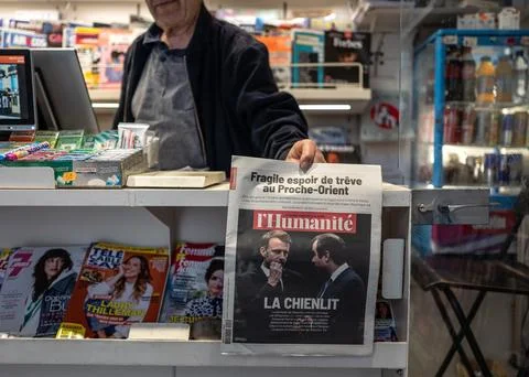 French newspapers react to PM Lecornu's resignation as political crisis deepens, Foto stock