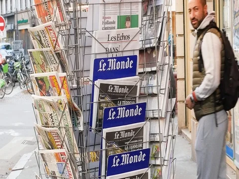 French press reporting about Bataclan Terrorist attack in Paris Stock Footage 80625862