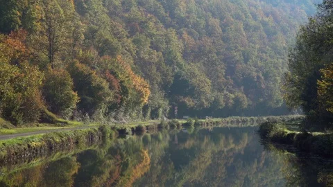 French river Burgundy 動画素材 86101764