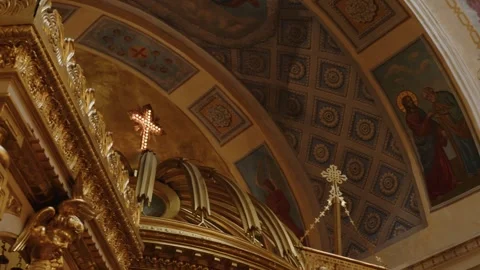 A fresco on the ceiling vault of a Russian Orthodox church. Biblical subject on Vídeos de archivo 253773977
