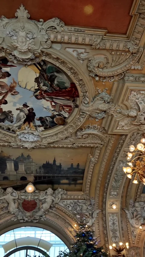 Frescoes on ceiling. Ancient restaurant in Paris. Vertical video 库存影片 307678923