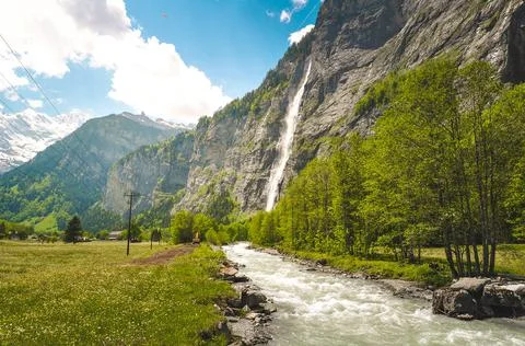 Fresh Alpine Stream in the Valley 스톡 사진