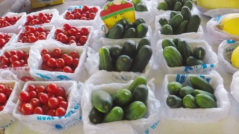 Fresh assorted vegetables at local farmers market. Video stock 78585007