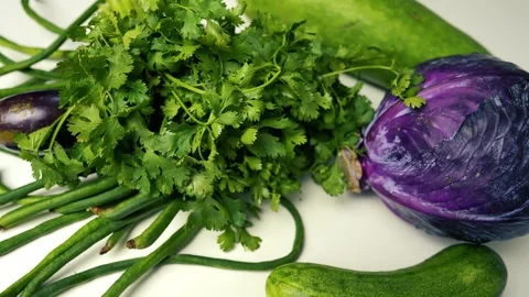 Fresh Assortment of Vegetables, A fresh assortment of vegetables including .. Vidéo 305060248