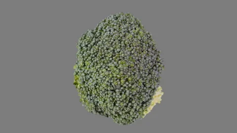 Fresh broccoli spin and float - isolated with alpha channel Video stock 139383946