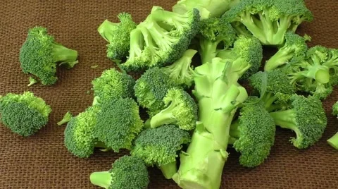 Fresh broccoli on the table Video stock 61512075