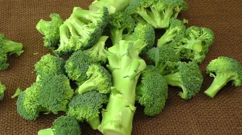 Fresh broccoli on the table Video stock 61512082