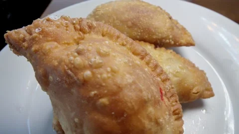 Fresh Chicken, Spinach and cheese empanadas from Peru Vídeos de archivo 340053031