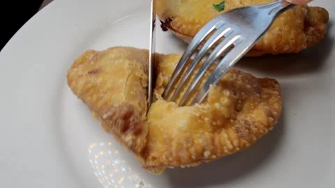 Fresh Chicken, Spinach and cheese empanadas from Peru 库存影片 340053430