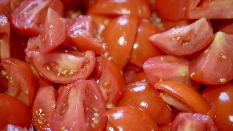 Fresh Chopped Red Tomatoes Rotating In Macro Close Up Detail Vídeos de archivo 330116697
