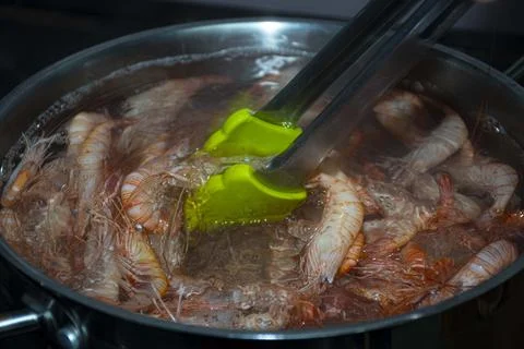 Fresh  cooked  prawns/shrimps   in  pot   boiling Stock Photos