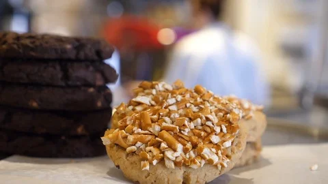 Fresh Cookies in a Cafe 動画素材 90868006