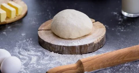 Fresh dough ready for baking Stock-Fotos