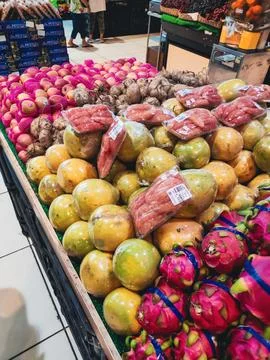 Fresh Dragon Fruit Display Showcasing Exotic Tropical Produce Stock-Fotos