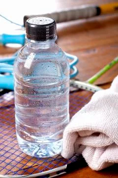 Fresh drinking water after exercise. Foto stock