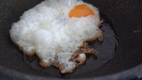 Fresh egg fried Vídeo Stock 100661042