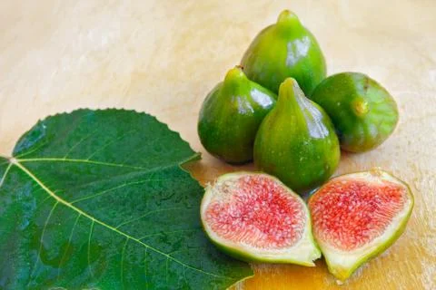 Fresh figs with a leaf Foto stock